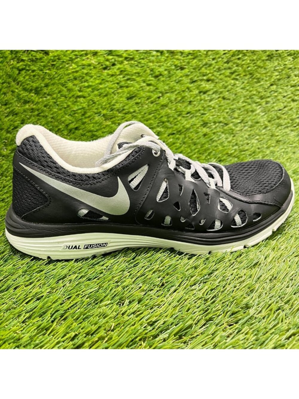 Nike Dual Fusion Run 2 Womens Size 8 Black White Athletic Running Shoes Sneakers